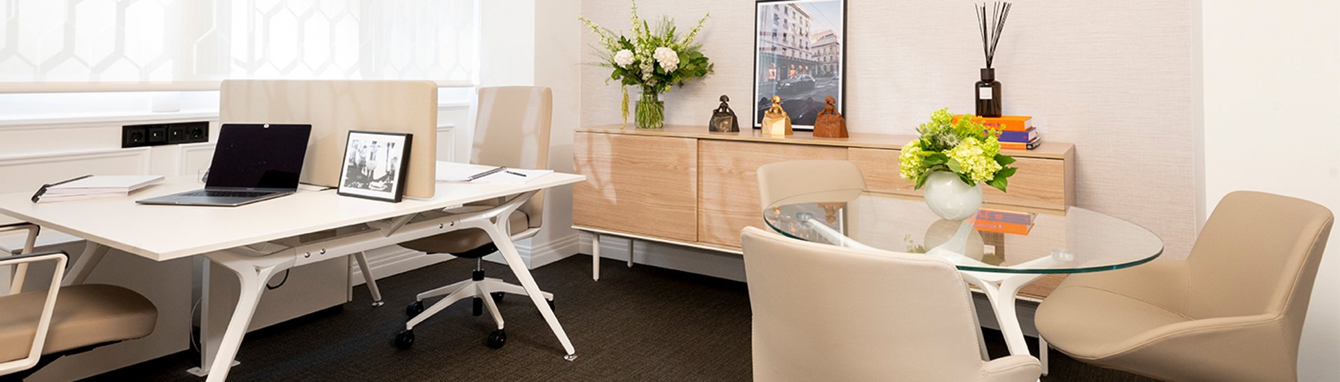 Luxurycomm Luxurycomm